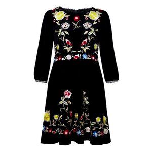 FRENCH CONNECTION Saya Crepe Black Floral Embroidered Flared Dress Size 4 EUC